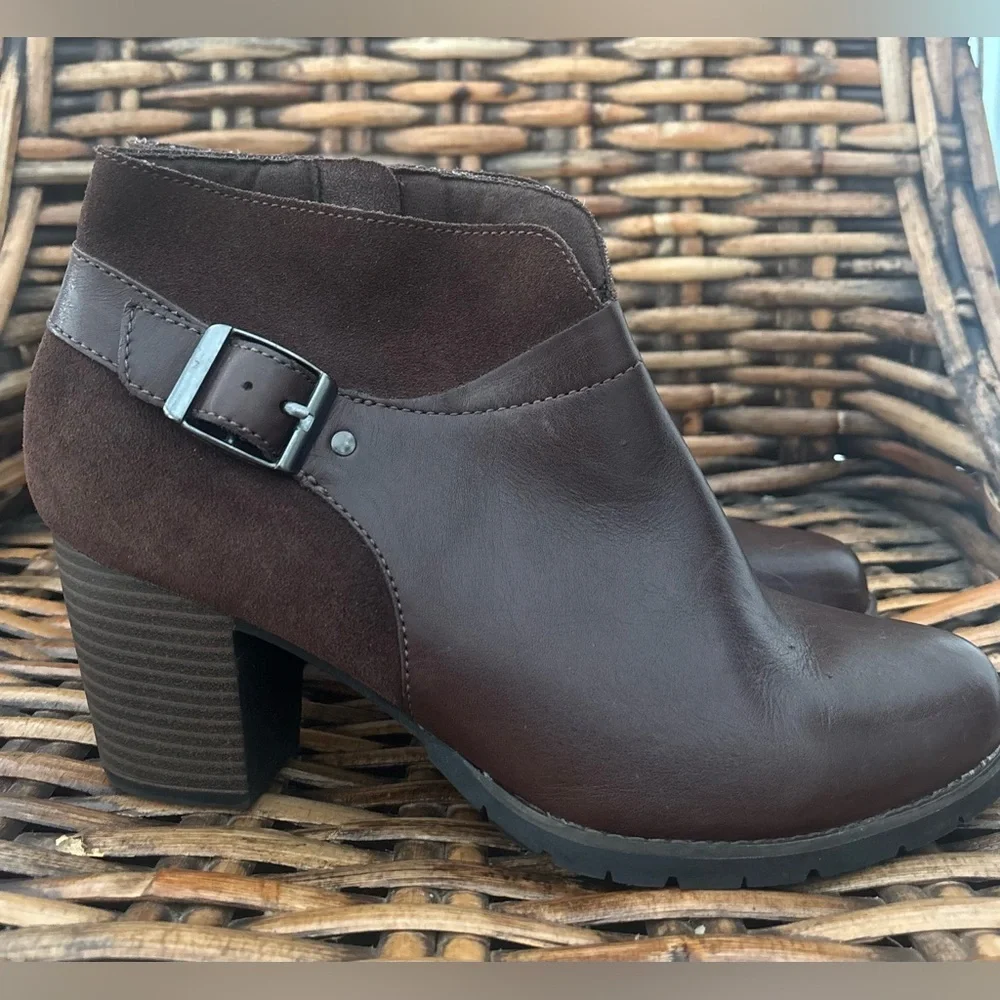 Clarks Women's Mission Parker Boot Size 8W Block Heel Brown Leather Suede Boho